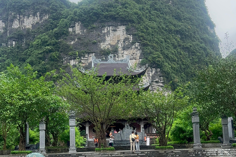 Ninh Binh: Hoa Lu, Tam Coc, Fietsen Groepstour vanuit Hanoi