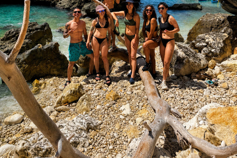 Javea: 3-Hour Guided Kayak Route to Coves and Caves Javea: 3-Hour Guided Kayak Tour to Coves and Caves