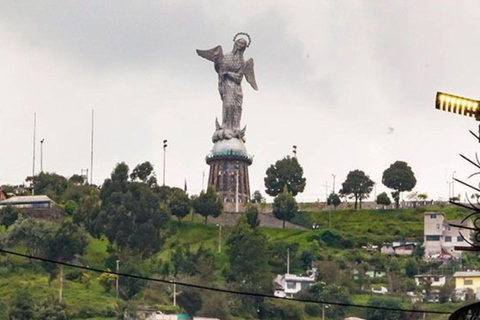 Quito: Mitad del Mundo, Teleférico en Virgen Del Panecillo