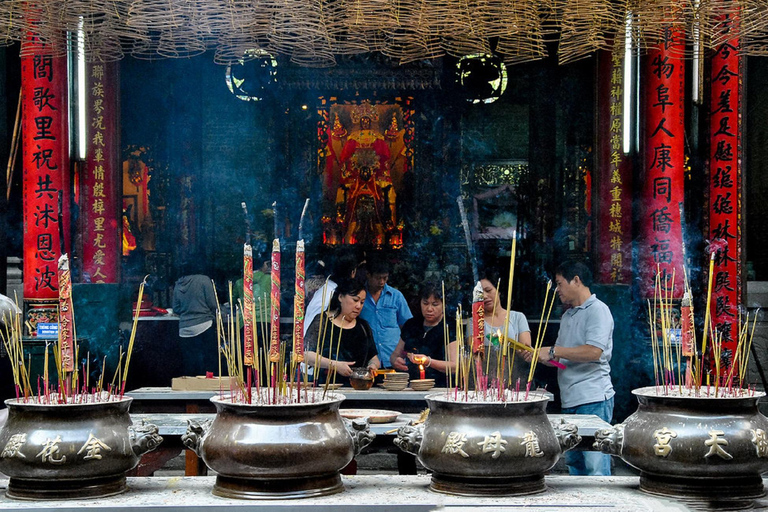 Ho Chi Minh: Colonial Landmarks, War Museum, and Cholon Tour Private Tour