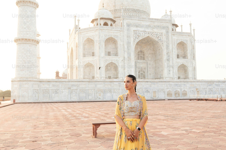 From Delhi: Delhi-Agra-Jaipur Tour for Solo Female Traveler