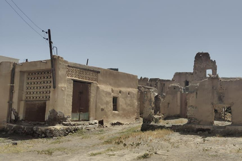 Muscat: Visit Sinaw Market, Izki Village, & Jarnan Cave Tour
