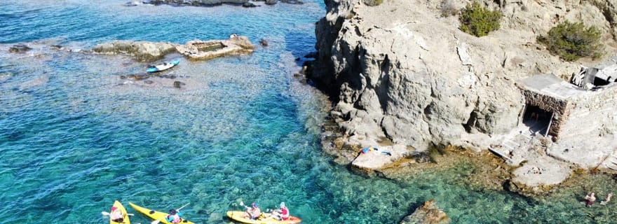 Es Figueral : Visite guidée en kayak et plongée en apnée