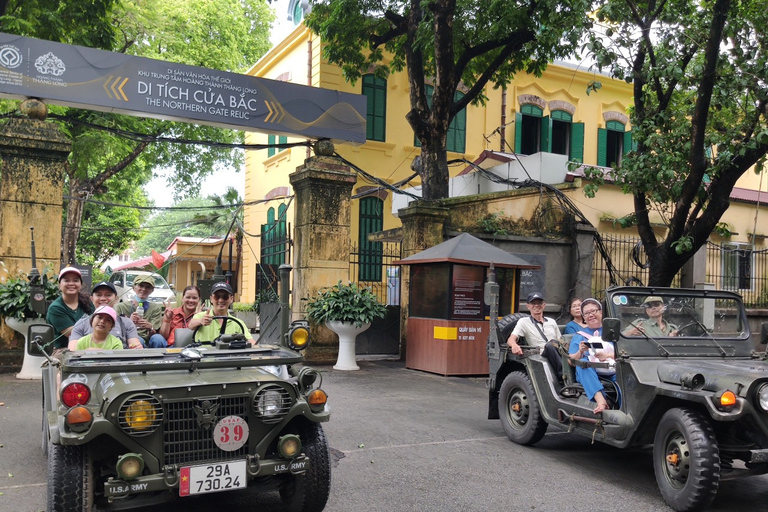 Excursão de jipe pelo bairro antigo de Ha NoiHa Noi Old Quarter Jeeb Tour