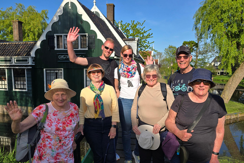From Amsterdam: Keukenhof Tulips, Windmills & Volendam
