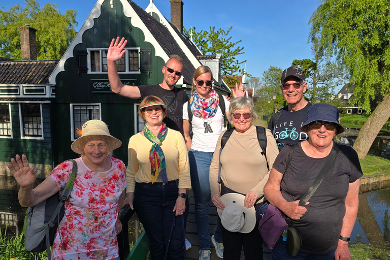 From Amsterdam: Keukenhof Tulips, Windmills & Volendam