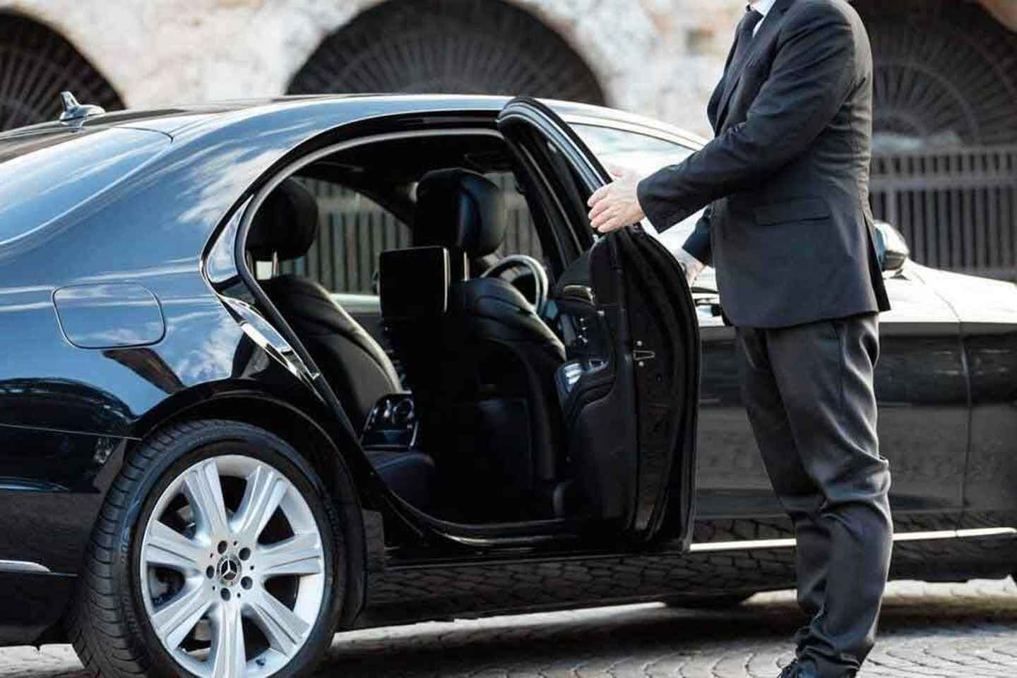 Sydney: Premium Car with Driver - Sydney: Premium Car with Driver