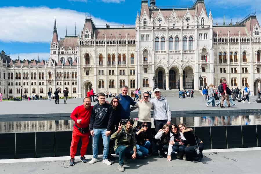 Budapest: Rundgang zu den Highlights vom Parlament zum Burgpalast. Foto: GetYourGuide Budapest: Rundgang zu den Highlights vom Parlament zum Burgpalast. Foto: GetYourGuide