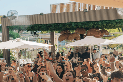 Kavos: Party Passport con 3 discoteche e feste in piscinaKavos: Pass per le feste con 3 discoteche e feste in piscina