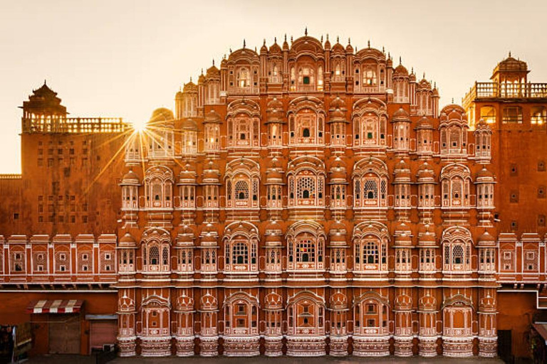 Jaipur : Visite privée de la ville avec chauffeur et guideJaipur : Visite privée de la ville avec chauffeur et guide et entrée