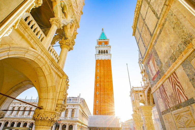 Tour a piedi delle principali chiese, del campanile e del centro storico di Venezia2,5H: 2 Chiese del Centro Storico