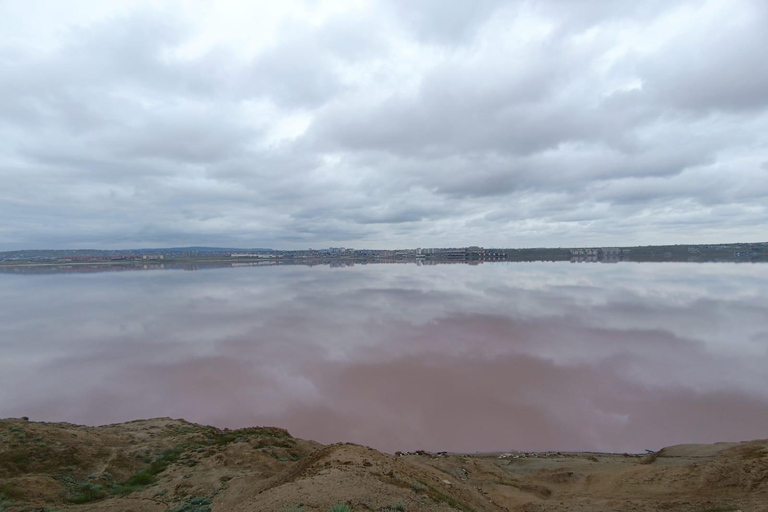 巴库：粉红湖、糖果山和贝什巴马格山之旅
