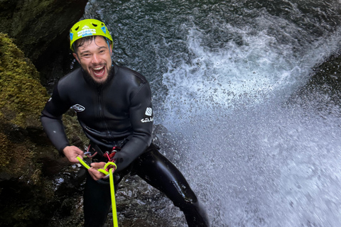 Madeira: Canyoningtocht voor gevorderdenMadeira: Canyoning voor de gevorderden