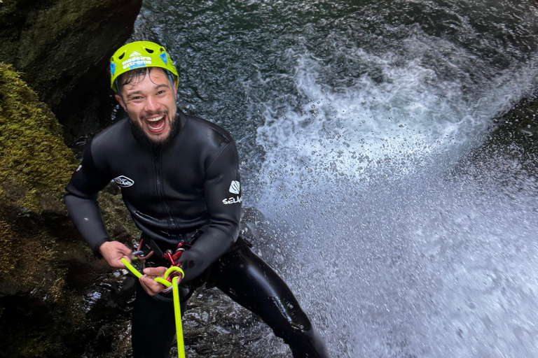 Madeira: Canyoningtocht voor gevorderdenMadeira: Canyoning voor de gevorderden