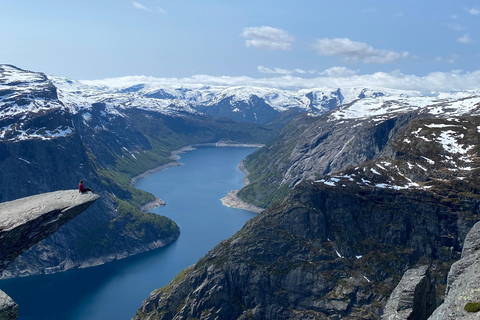 Full Day Hiking Adventure from Bergen to Trolltunga