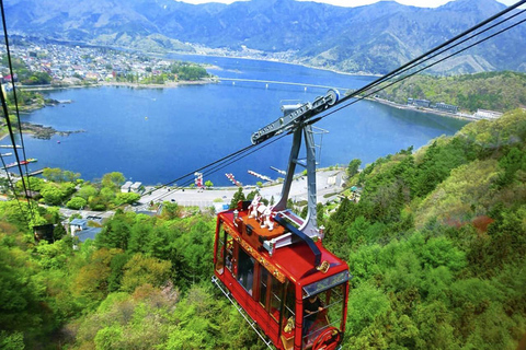 جبل فوجي وبحيرة كاواجوتشيكو روبواي وجولة أوشينو هاكاي ليوم واحدجولة جبل فوجي من محطة JR طوكيو المغا