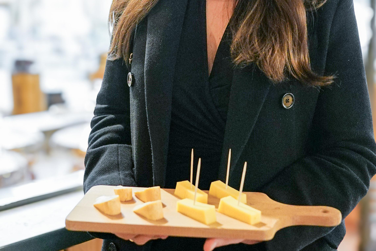 Zurich Walking Food Tour: an itinerant Swiss full meal Zurich Sunset Walking Tour: an itinerant Swiss dinner