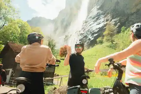 Lauterbrunnen E-Bike Tour - Das Tal der 72 Wasserfälle
