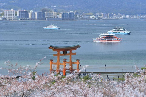 Hiroshima & Miyajima: History, Beauty, and Iconic Views