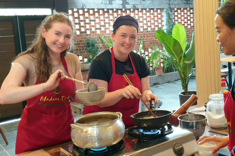 Hue : Cours de cuisine avec un chef local et dîner