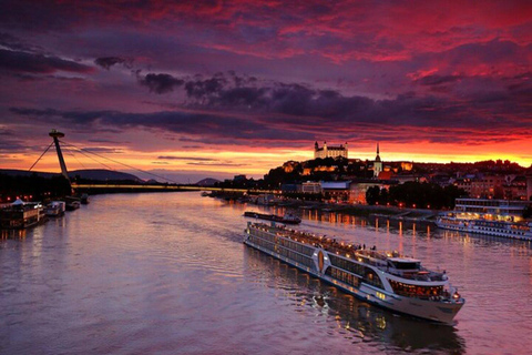 Bratislava: Danube River Cruise with Unlimited Prosecco