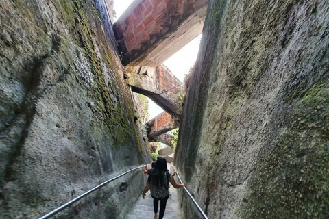 MEDELLIN: ENGLISH TOUR GUATAPE + OLD PEÑOL + MALECON + BOAT RUMBERO