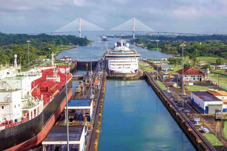 Cruzeiro pelo Canal do Panamá - Trânsito parcial com almoço