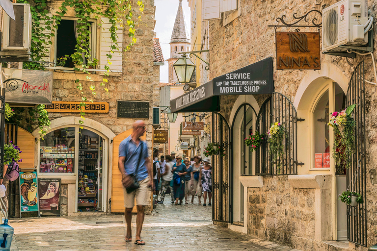 Von Shkodra aus: Tagestour nach Budva und Kotor mit GuideVon Shkodra aus: Tagestour nach Budva und Kotor mit einem Guide