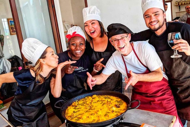 Visit Madrid Paella and Sangria Workshop in the City Center in Madrid