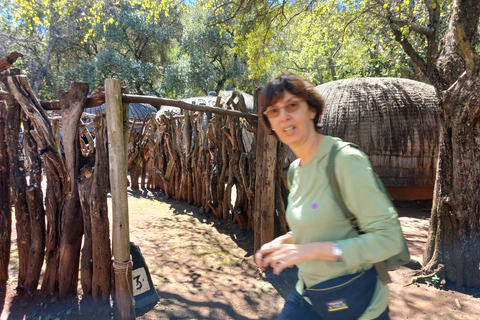 Lesedi : Visite du village culturel et initiation à la danse tribale