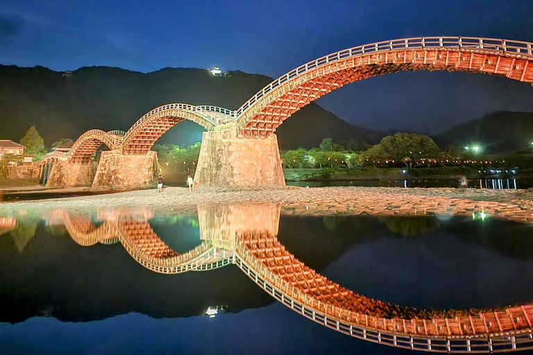 Kintai-Kyo Bridge and Iwakuni Castle with local guide 3h Jan 2025 Iwakuni