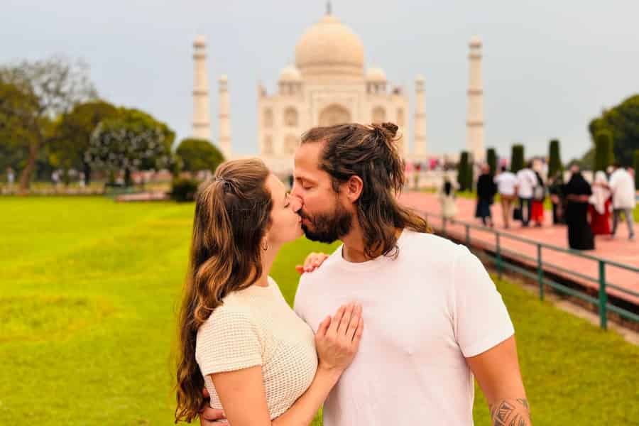 Von Delhi: Taj Mahal Tour mit Besuch des Elefantenrettungszentrums. Foto: GetYourGuide Von Delhi: Taj Mahal Tour mit Besuch des Elefantenrettungszentrums. Foto: GetYourGuide