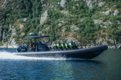 索尔特兰德：特罗尔峡湾RIB船游索尔特兰德：特罗尔峡湾 rigid inflatable boat（RIB）游船之旅