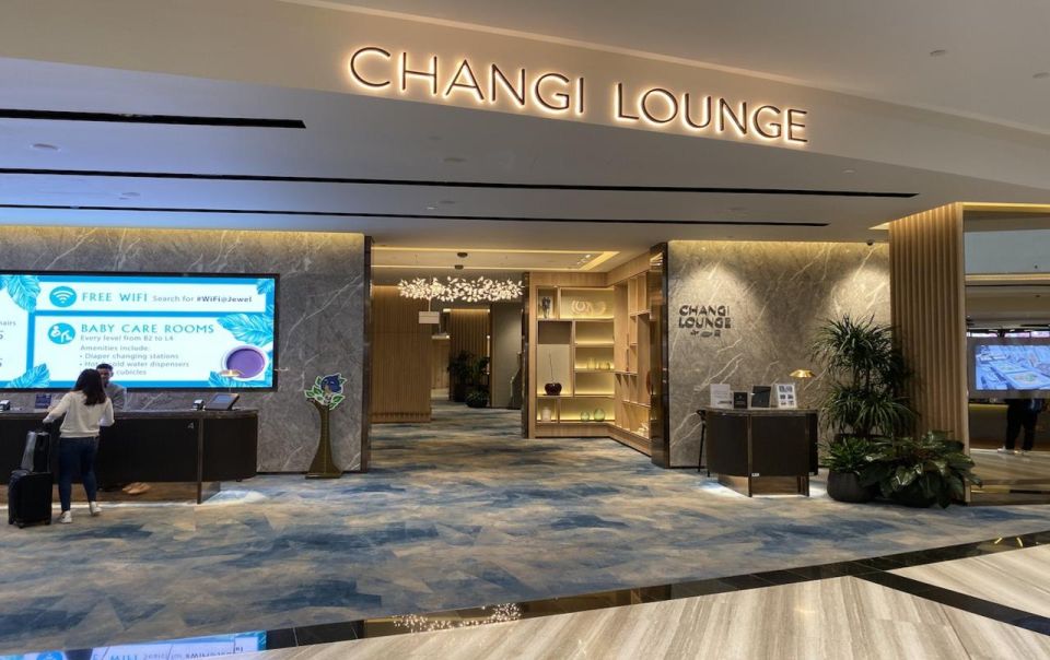 Singapore: Changi Lounge Access at Jewel Changi Airport | GetYourGuide