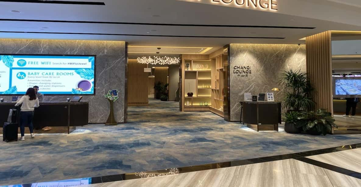 Singapore: Changi Lounge Access at Jewel Changi Airport | GetYourGuide