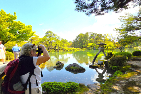 Guided Tour of the Hidden Beauty of Kenrokuen Garden Early Morning Kenrokuen Private tour