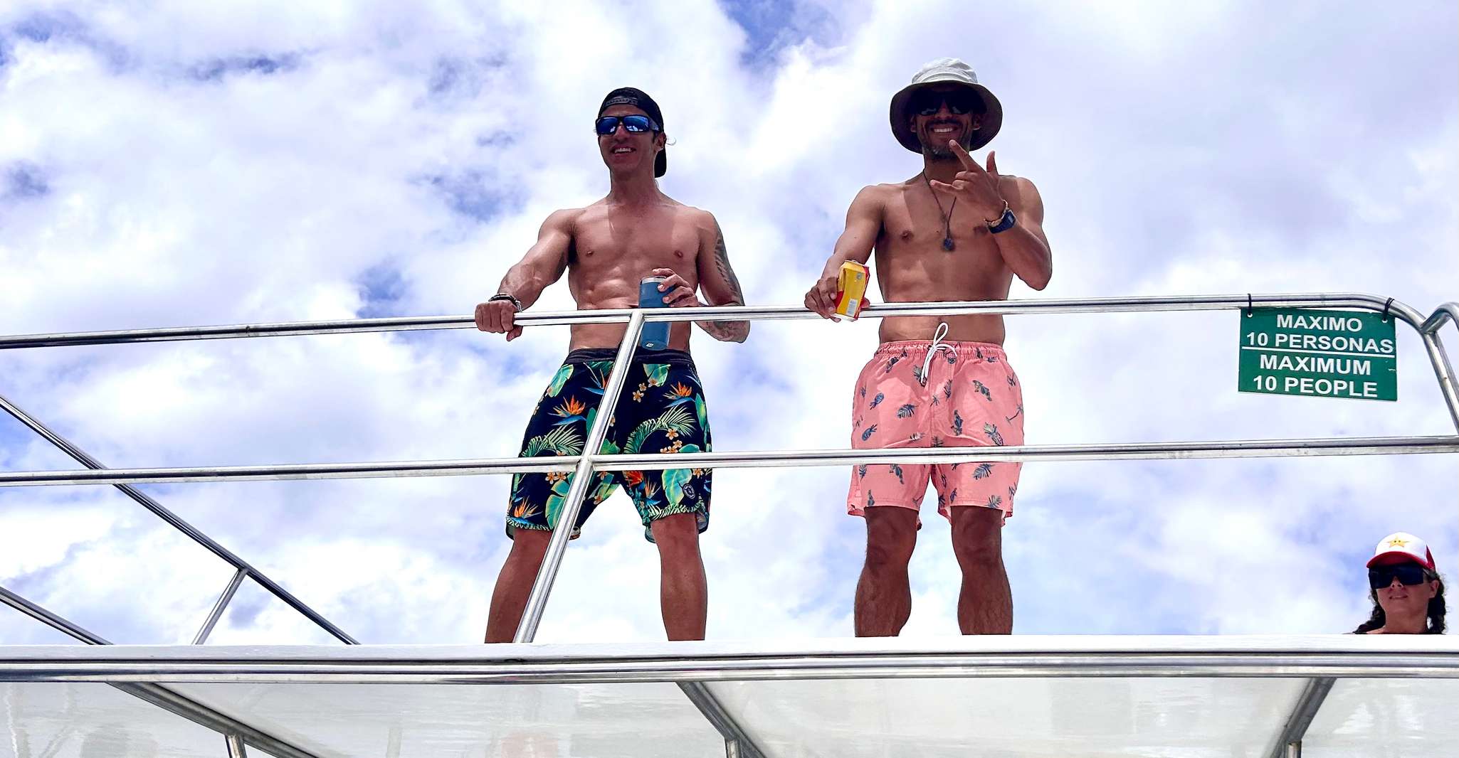 Tamarindo beach , Public morning tour Pacific Lounge - Housity