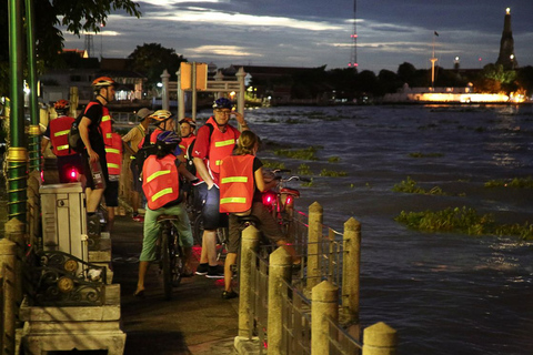 Bangkok en la puesta del sol 5 horas Tour en bicicleta