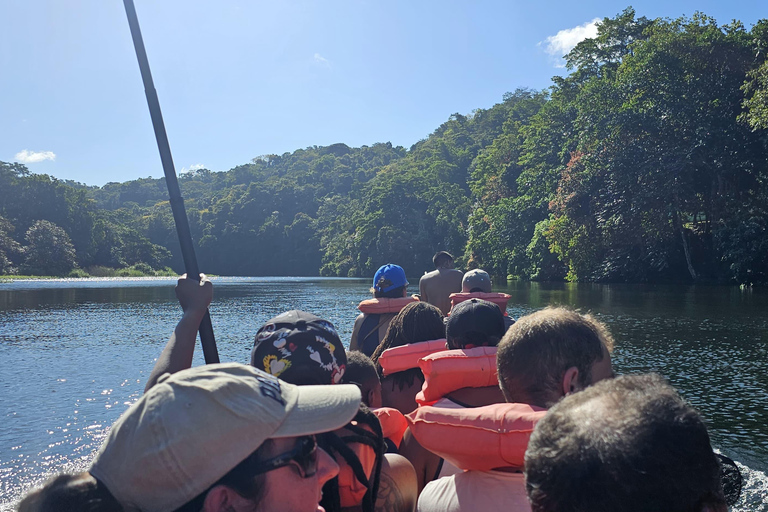 Panana City: Embera-stammen och simning i floden med lunch