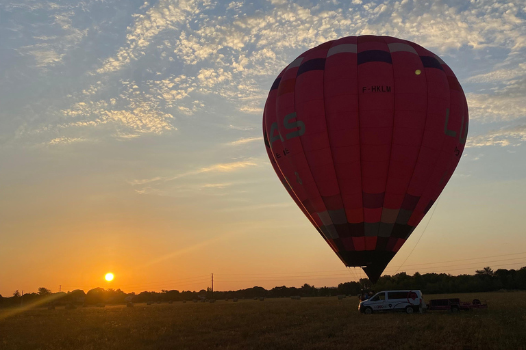 VOL EN MONTGOLFIERE - HOT AIR BALLOON FLIGHT - PAYS DE COCAGNE