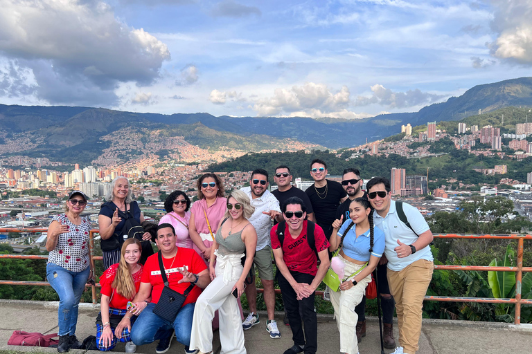 Medellín: Excursão guiada de 1 dia pelos destaques da cidadeCity tour de dia inteiro em Medellín