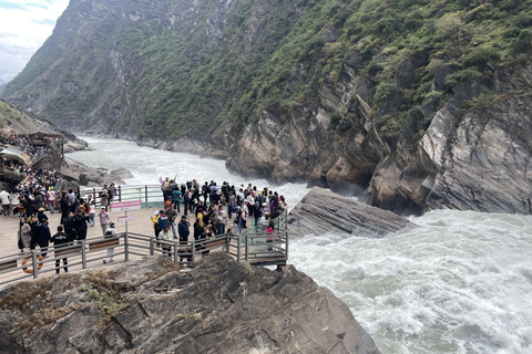 Shangri-La’s Tiger Leaping Gorge: A Canyon Adventure