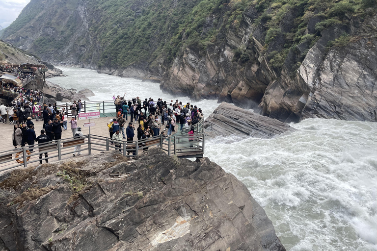 Shangri-La’s Tiger Leaping Gorge: A Canyon Adventure