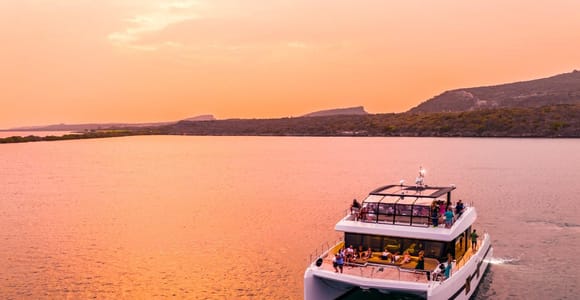 Caracas Bay: Sunset All-Inclusive Party on a Catamaran