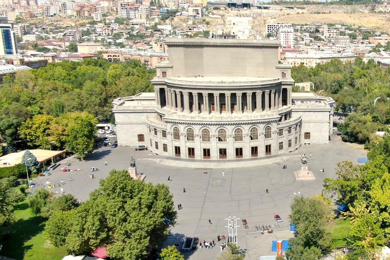 Yerevan: Tour della città con sosta dall&#039;aeroporto di ZvartnotsTour privato guidato