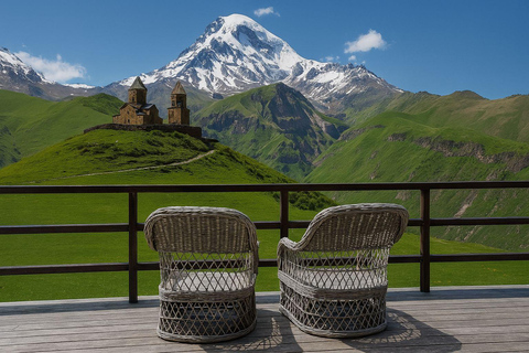 جولة جماعية إرشادية في منطقة النبيذ والتاريخ في تبليسي كاخيتي