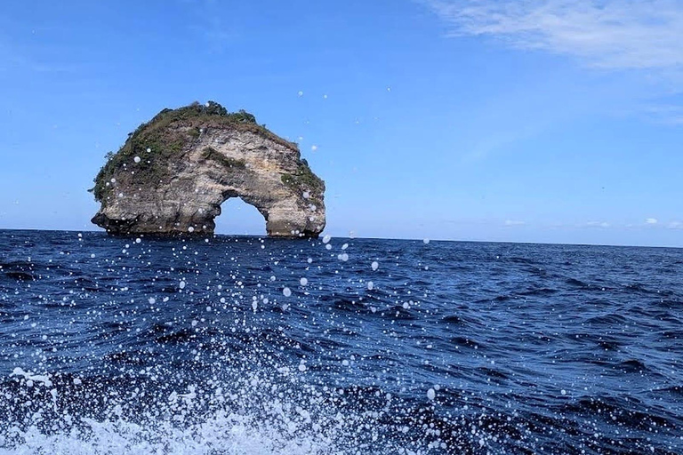 Nusa Penida: Snorkeling Adventure at Manta Point Sharing Boat: Manta Point & Gamat Bay Adventure