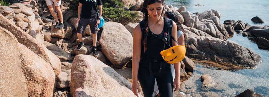 San Teodoro : Coasteering à Cala Girgolu avec apéritif et photos