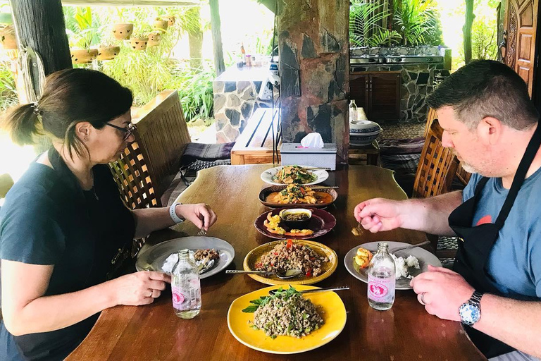 Khao Lak : Cours de cuisine d'une demi-journée et chasse aux ingrédients