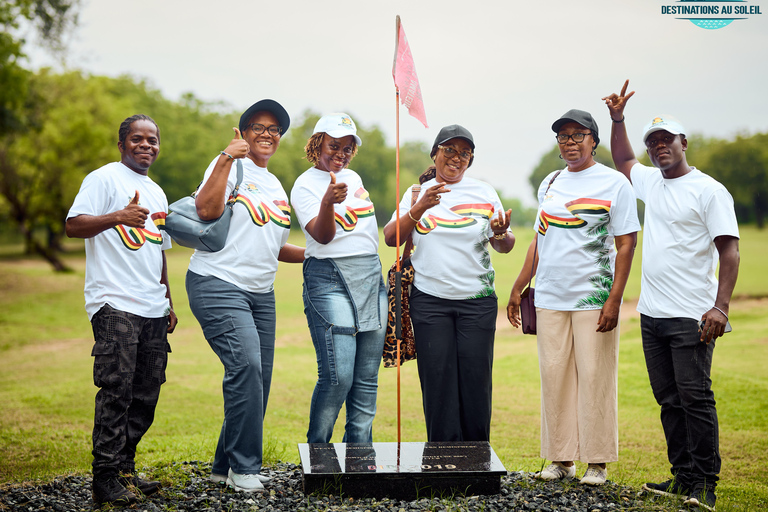 Accra: Guided City Tour with Hotel Pickup & Beach Visit